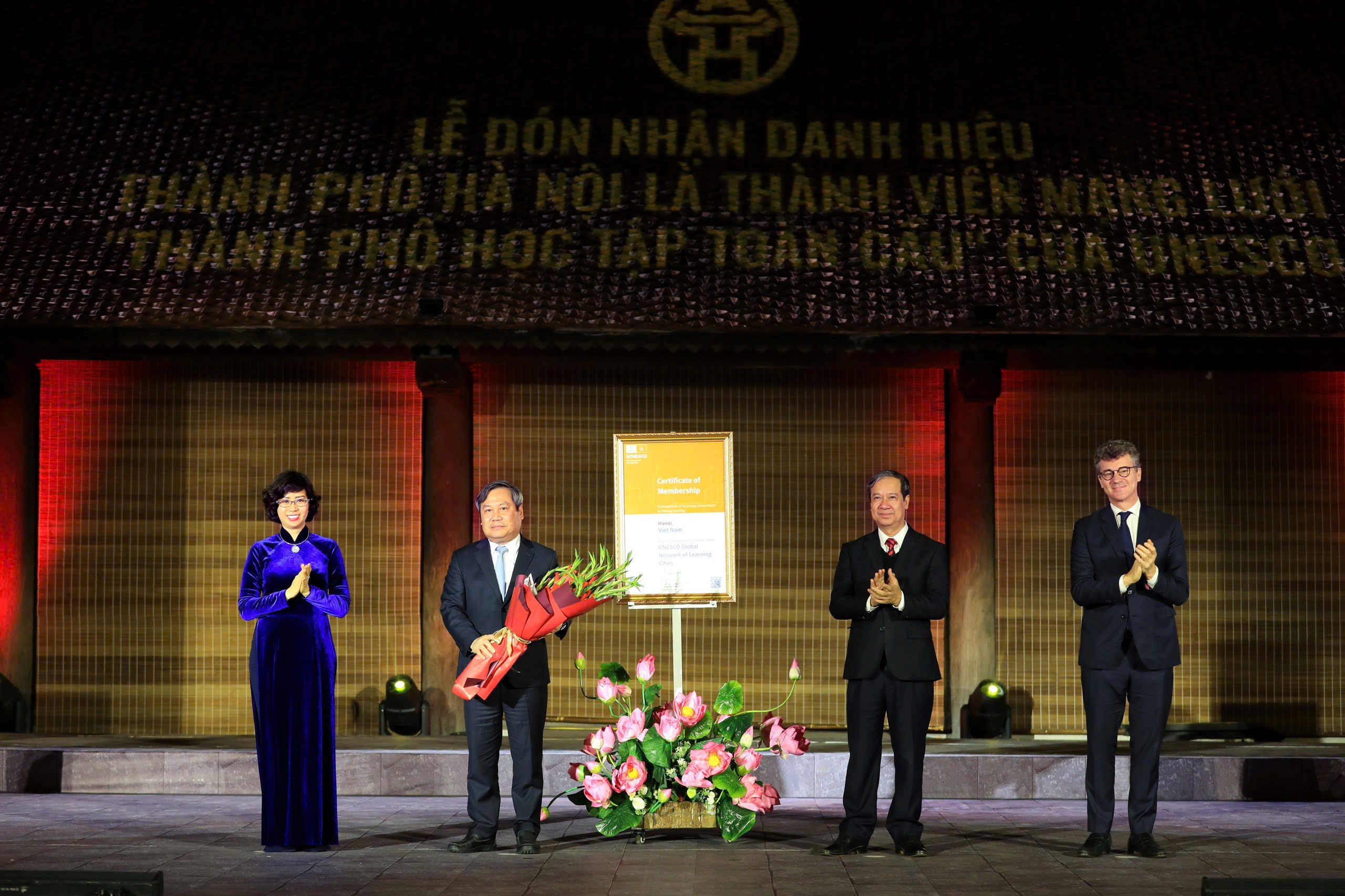 Hà Nội đón nhận danh hiệu Thành phố học tập toàn cầu của UNESCO Hà Nội đón nhận danh hiệu Thành phố học tập toàn cầu của UNESCO