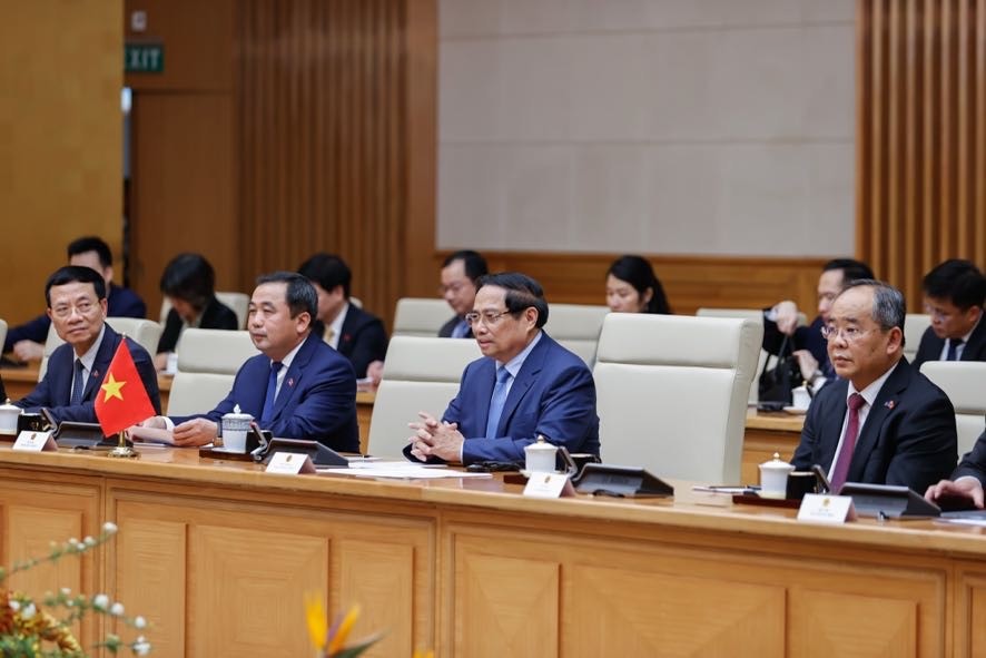 Thủ tướng đồng thời đề nghị EU tiếp tục hỗ trợ Việt Nam chuyển đổi mô hình phát triển nghề cá theo hướng hiện đại, bền vững - Ảnh: VGP/Nhật Bắc Thủ tướng đồng thời đề nghị EU tiếp tục hỗ trợ Việt Nam chuyển đổi mô hình phát triển nghề cá theo hướng hiện đại, bền vững - Ảnh: VGP/Nhật Bắc