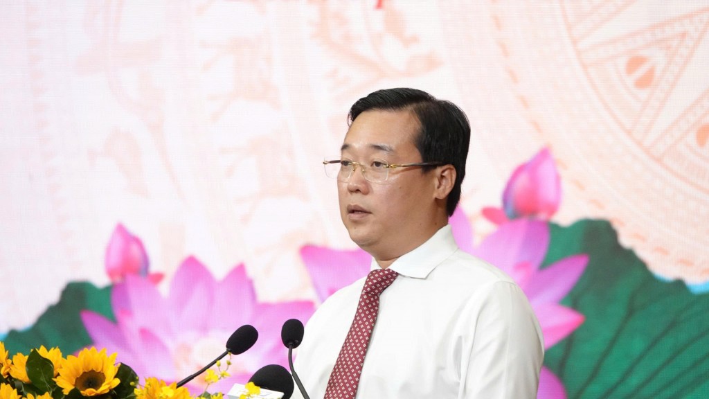 Phó Bí thư Thường trực Thành ủy TP Hồ Chí Minh Lê Quốc Phong phát biểu tại hội nghị. Phó Bí thư Thường trực Thành ủy TP Hồ Chí Minh Lê Quốc Phong phát biểu tại hội nghị.