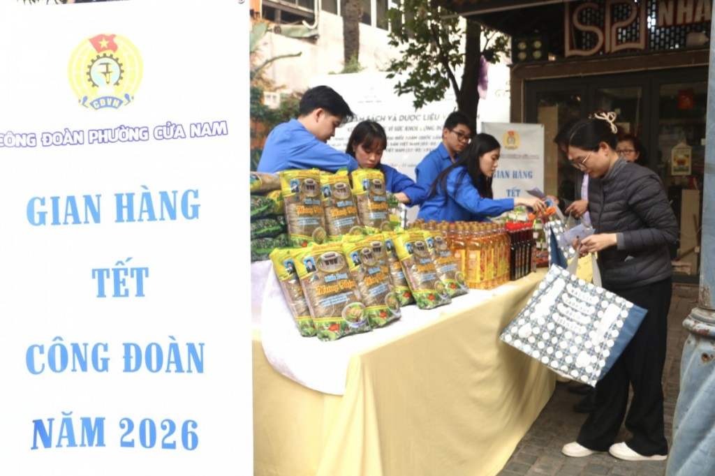 Mang Tết ấm áp đến sớm với đoàn viên, người lao động