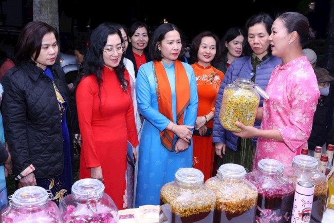 Phụ nữ Thủ đô tự tin vươn mình trong kỷ nguyên kinh tế số