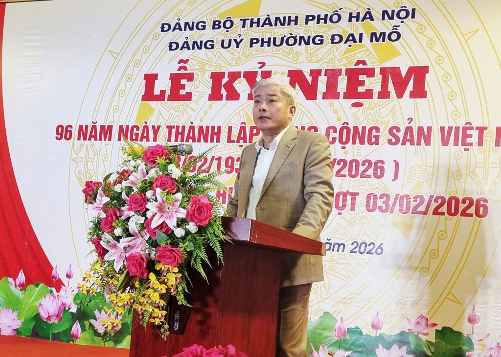 Đồng chí Mai Trọng Thái - Bí thư Đảng ủy, Chủ tịch HĐND phường Đại Mỗ trình bày diễn văn kỷ niệm 96 năm Ngày thành lập Đảng Cộng sản Việt Nam