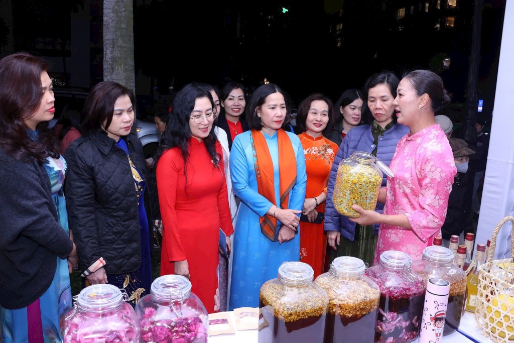 Phụ nữ Thủ đô tự tin vươn mình trong kỷ nguyên kinh tế số