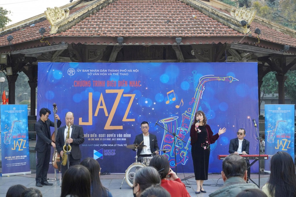 Các nghệ sĩ trẻ biểu diễn tại chương trình