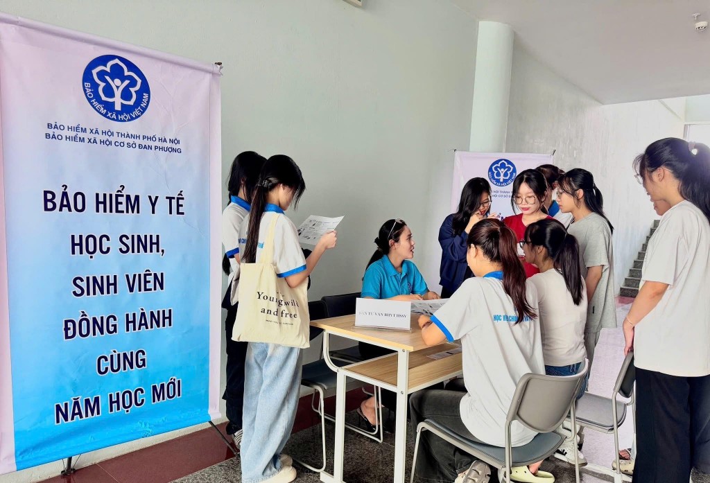 Hoạt động tuyên truyền, tư vấn chính sách bảo hiểm y tế học sinh, sinh viên Hoạt động tuyên truyền, tư vấn chính sách bảo hiểm y tế học sinh, sinh viên