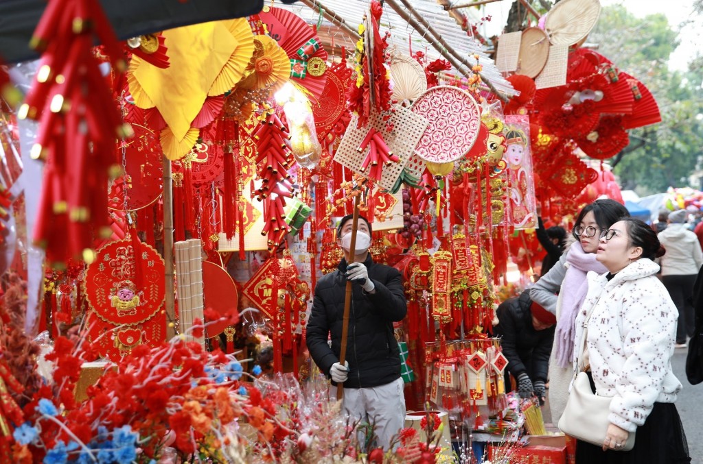 Với nhiều người trẻ, chi tiêu hợp lý giúp Tết nhẹ nhàng và nhiều cảm xúc hơn