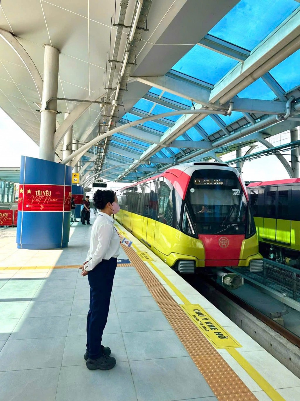 Những chuyến tàu mùa xuân kể câu chuyện văn minh đô thị Những chuyến tàu mùa xuân kể câu chuyện văn minh đô thị