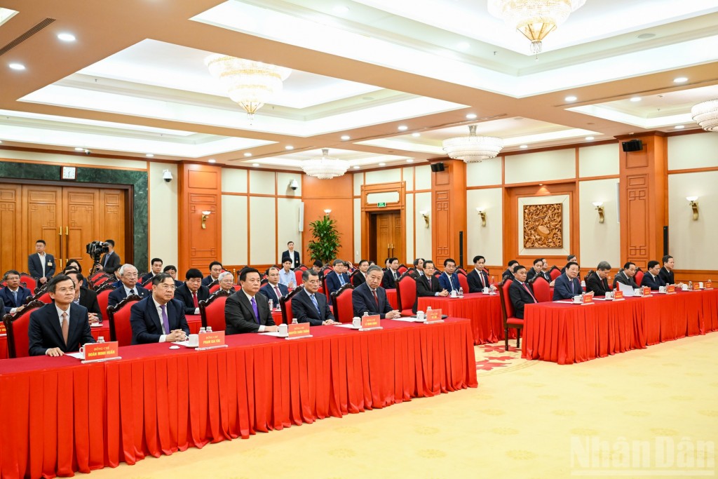 Bổ nhiệm Trưởng Ban Nội chính Trung ương và Giám đốc Học viện Chính trị quốc gia Hồ Chí Minh Bổ nhiệm Trưởng Ban Nội chính Trung ương và Giám đốc Học viện Chính trị quốc gia Hồ Chí Minh