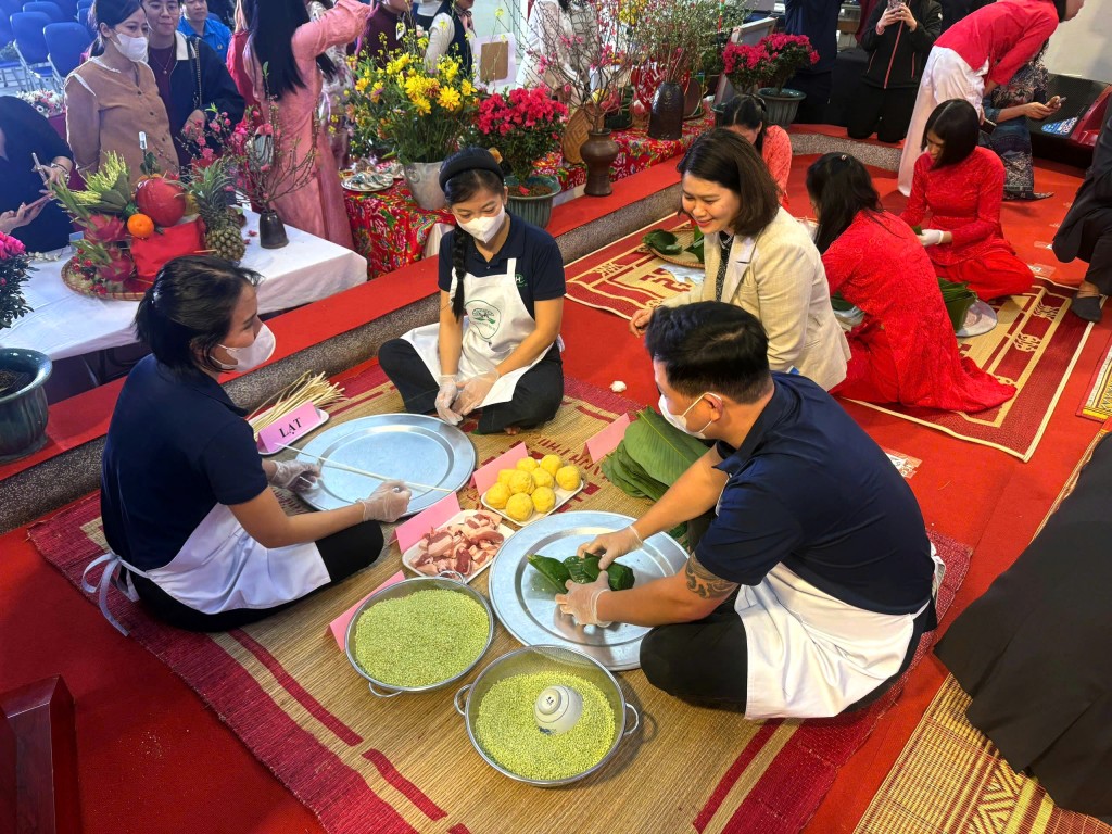 Các đơn vị tham gia Hội thi gói bánh trưng, bày mâm ngũ quả… tại chương trình