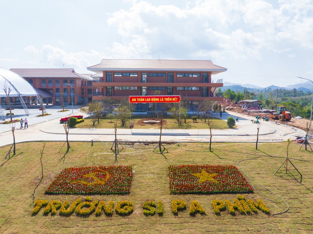 Cận cảnh phòng học “5 sao” tại trường liên cấp chuẩn quốc tế đầu tiên vùng biên giới Điện Biên