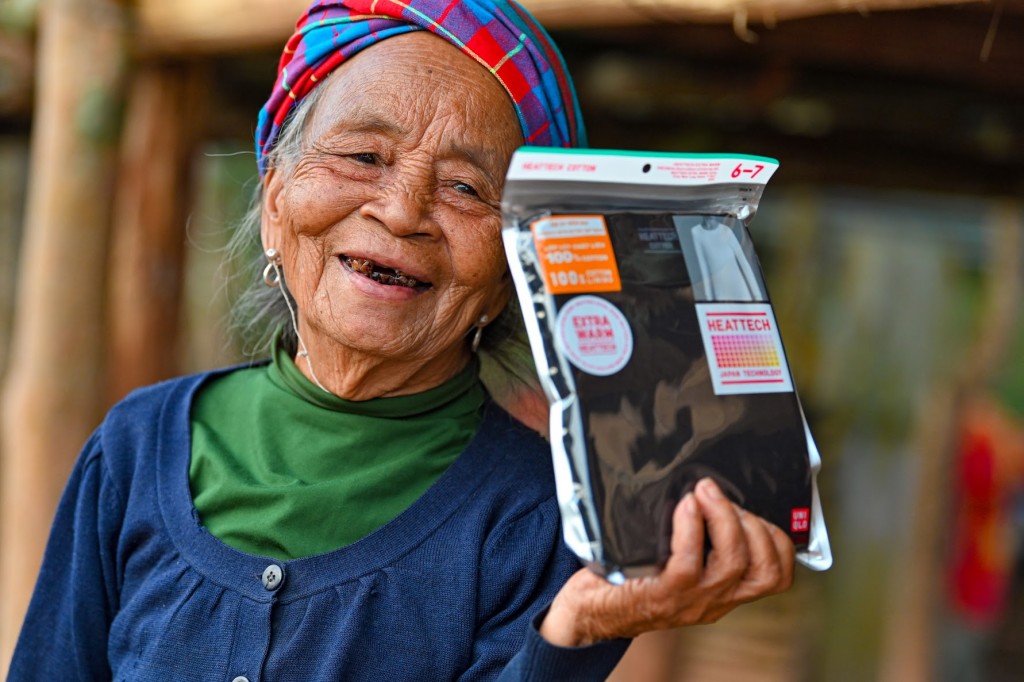 Áo giữ nhiệt HEATTECH giúp người dân thêm ấm áp vào những ngày giá lạnh Áo giữ nhiệt HEATTECH giúp người dân thêm ấm áp vào những ngày giá lạnh