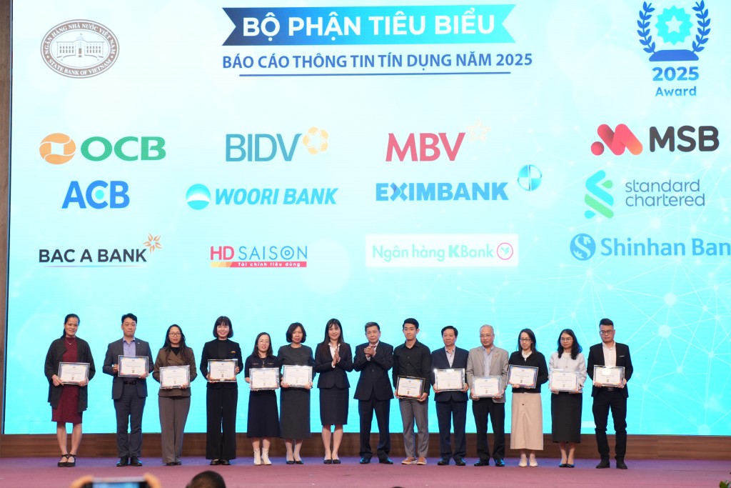 Trung tâm Thông tin Tín dụng Quốc gia Việt Nam (CIC) vinh danh các bộ phân tiêu biểu báo cáo thông tin tín dụng năm 2025