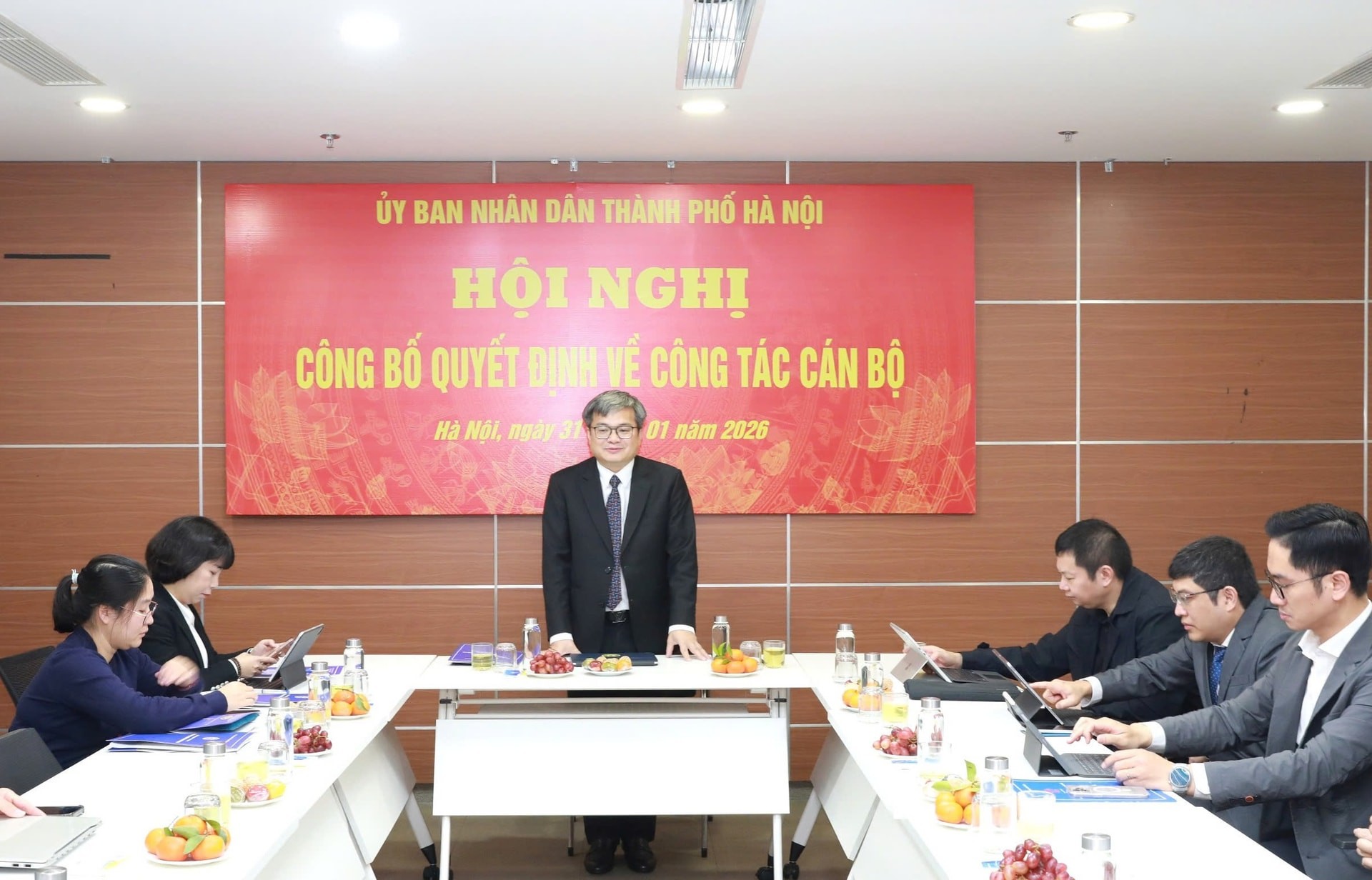 Phó Chủ tịch UBND thành phố Trương Việt Dũng phát biểu tại hội nghị