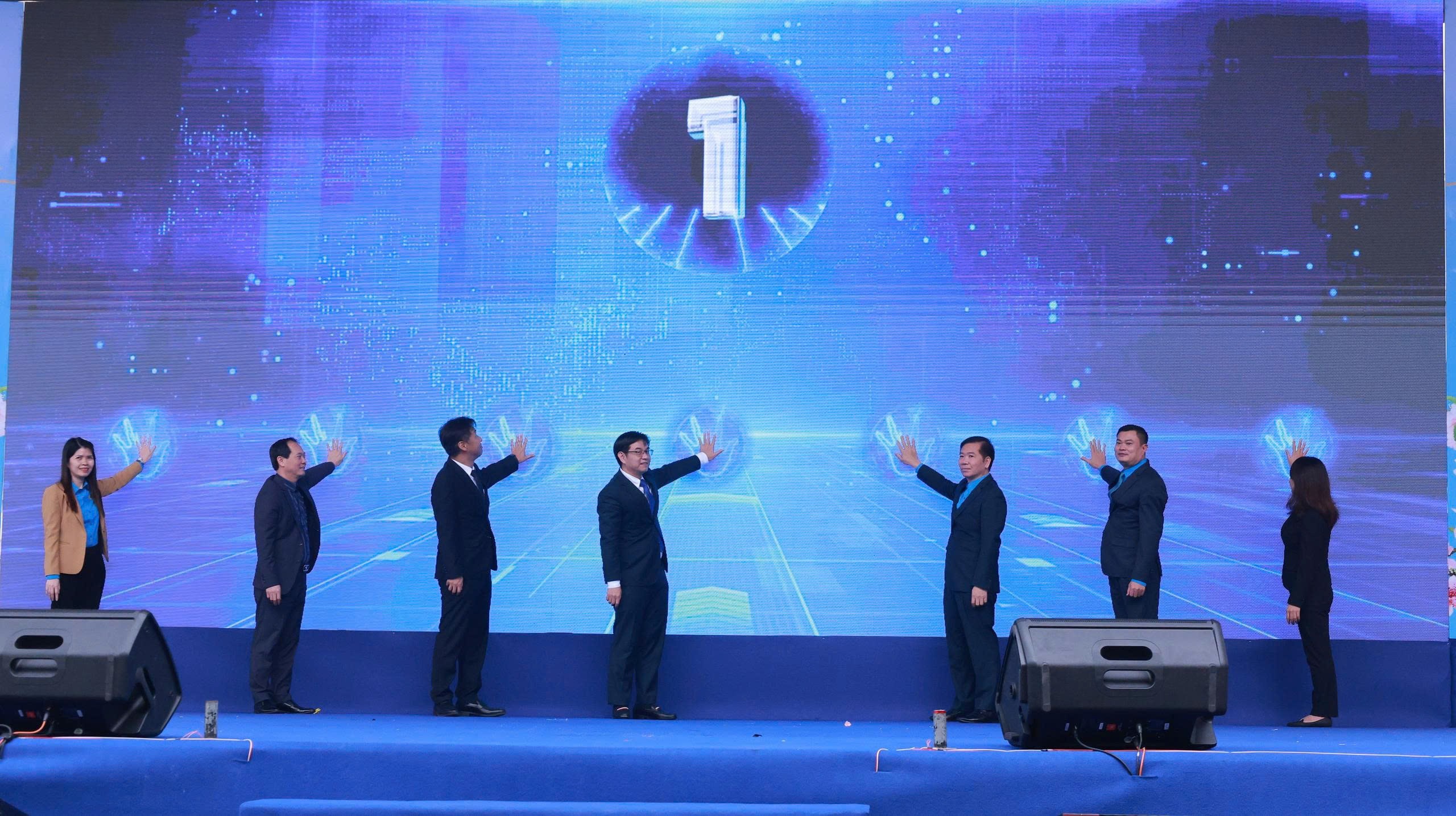 Chợ Tết Công đoàn - lan tỏa yêu thương, kết nối đoàn viên khó khăn