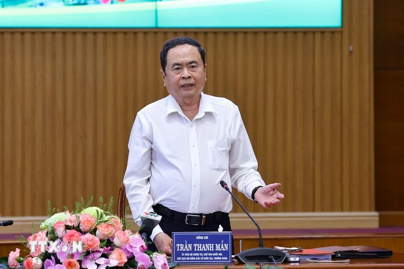 Chủ tịch Quốc hội Trần Thanh Mẫn phát biểu tại buổi làm việc với Ủy ban Bầu cử tỉnh Đồng Tháp. (Ảnh: Doãn Tấn/ TTXVN)