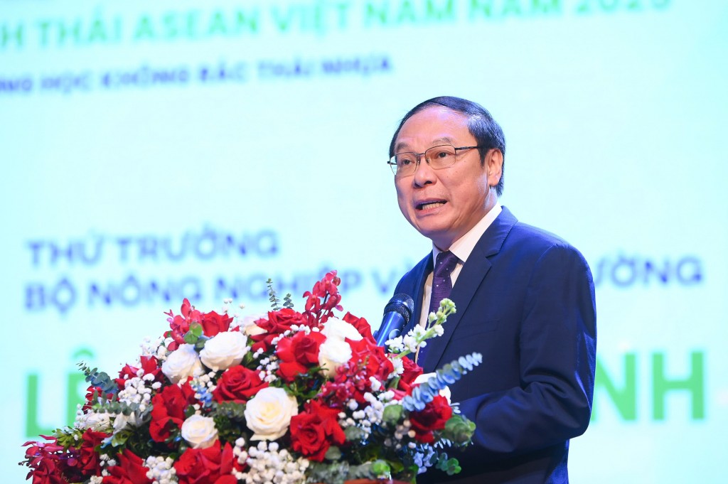 Hình thành tư duy và hành vi sống xanh cho học sinh ngay từ học đường