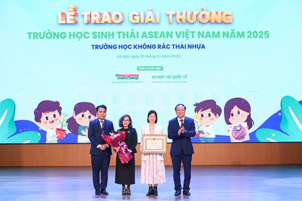 Hình thành tư duy và hành vi sống xanh cho học sinh ngay từ học đường