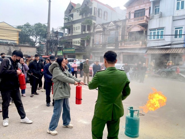 Kiểm tra an toàn phòng cháy tại KCN, nhà thuê trọ trong dịp Tết