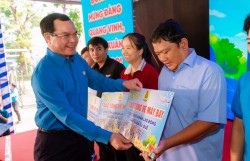 Mang Tết ấm đến với đoàn viên, người lao động