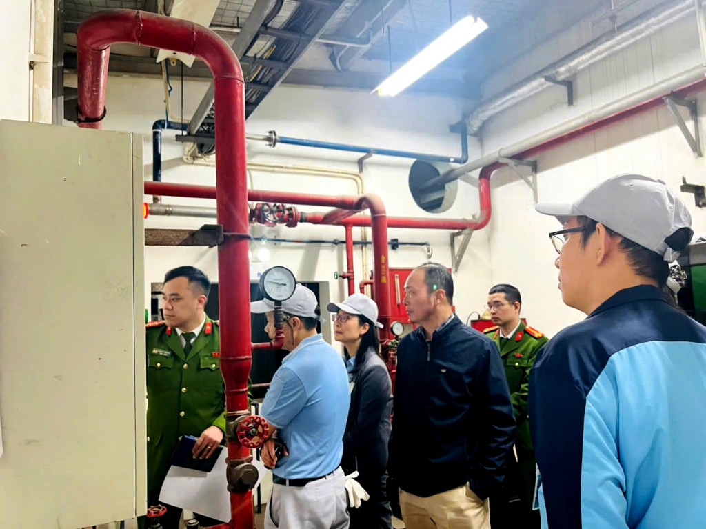 Lực lượng Cảnh sát PCCC và CNCH Công an TP Hà Nội tổ chức kiểm tra công tác bảo đảm an toàn phòng cháy tại các cơ sở hoạt động trong Khu công nghiệp Thăng Long Lực lượng Cảnh sát PCCC và CNCH Công an TP Hà Nội tổ chức kiểm tra công tác bảo đảm an toàn phòng cháy tại các cơ sở hoạt động trong Khu công nghiệp Thăng Long