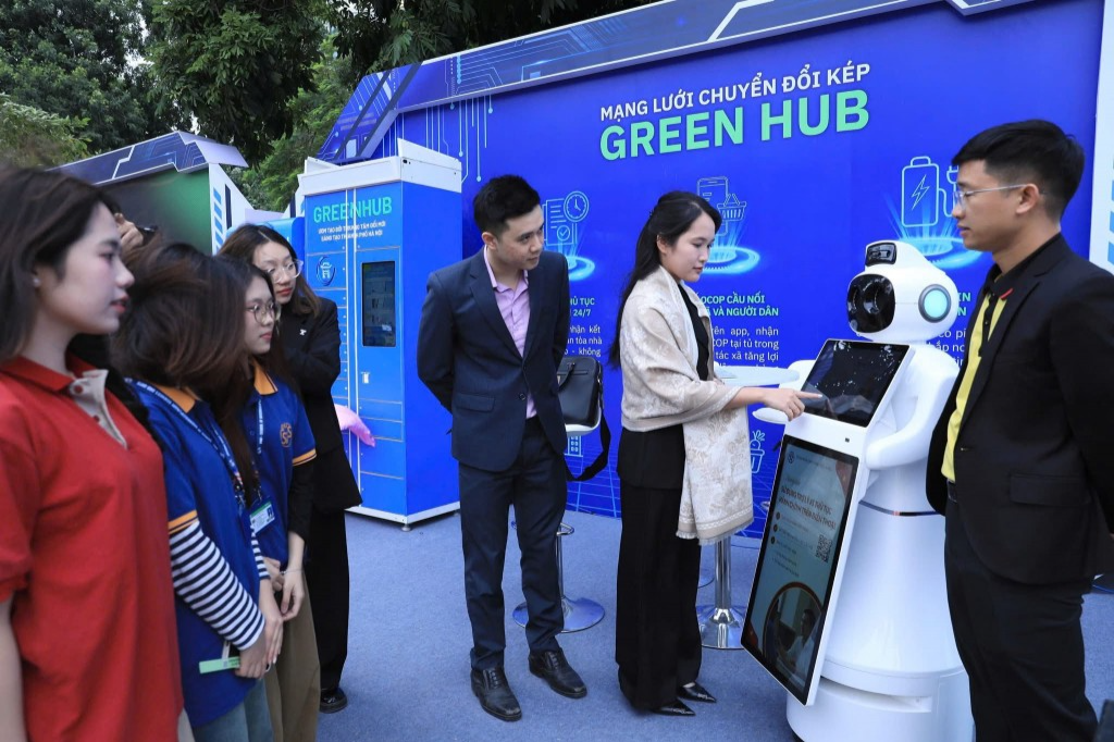 Bạn trẻ Thủ đô tham gia hoạt động chuyển đổi số, đổi mới sáng tạo