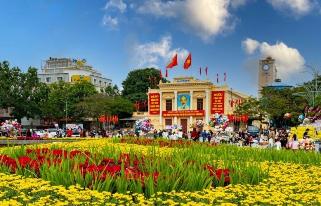 Hải Phòng vững bước vào mùa xuân mới