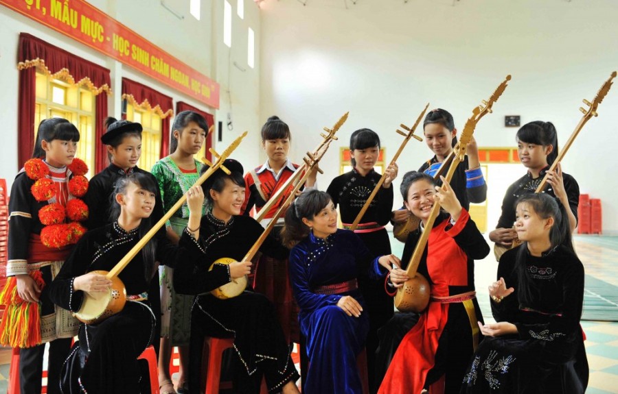 Di sản hát Then được gìn giữ và trao truyền qua các thế hệ Di sản hát Then được gìn giữ và trao truyền qua các thế hệ