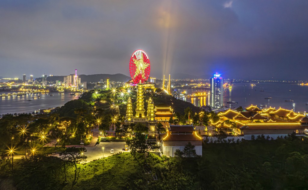 Giữ hồn di sản trong nhịp phát triển của Quảng Ninh Giữ hồn di sản trong nhịp phát triển của Quảng Ninh