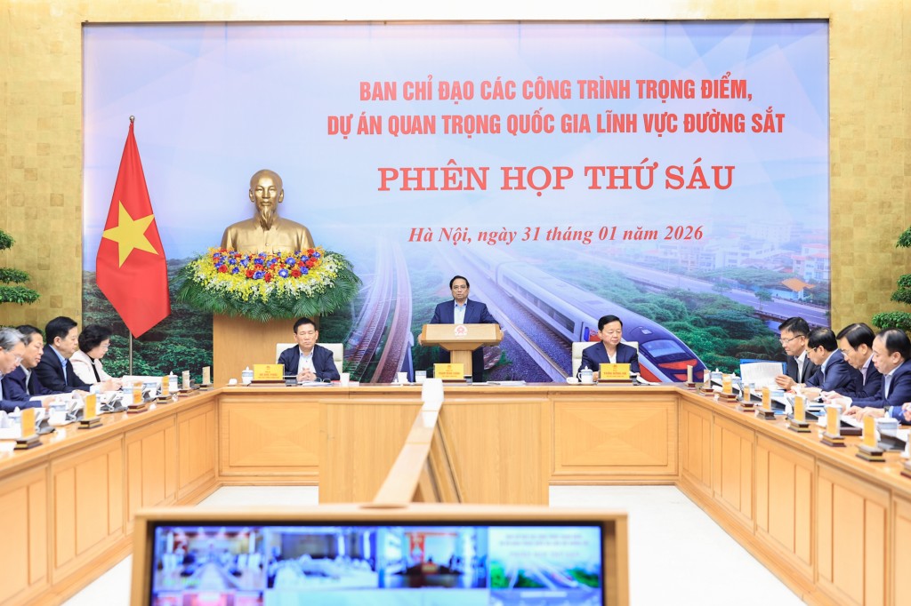 Về các dự án đường sắt đô thị, Thủ tướng chỉ đạo Hà Nội và TPHCM chủ động triển khai các tuyến theo thẩm quyền, bảo đảm tiến độ, chất lượng - Ảnh: VGP/Nhật Bắc
