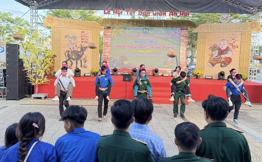 Lễ hội có các hoạt động văn hóa - văn nghệ, ẩm thực, các trò chơi dân gian thú vị, đặc sắc (Ảnh H.Quảng) Lễ hội có các hoạt động văn hóa - văn nghệ, ẩm thực, các trò chơi dân gian thú vị, đặc sắc (Ảnh H.Quảng)