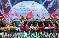 “Xuân Biên phòng ấm lòng dân bản” nồng ấm tình quân dân nơi biên