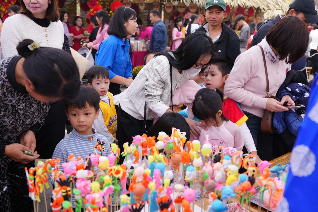 Tết xưa trên miền di sản: Tiếp nối mạch nguồn văn hoá truyền thống trên quê hương Phù Đổng