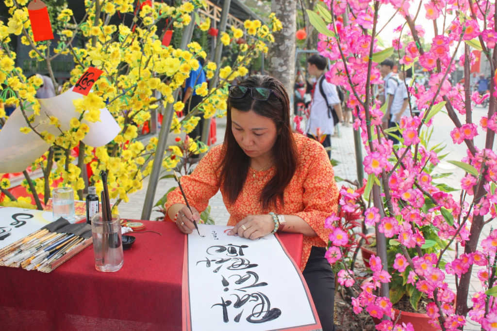 Xuân đoàn kết-Tết nghĩa tình lan tỏa tinh thần cộng đồng tại Thuận An Xuân đoàn kết-Tết nghĩa tình lan tỏa tinh thần cộng đồng tại Thuận An