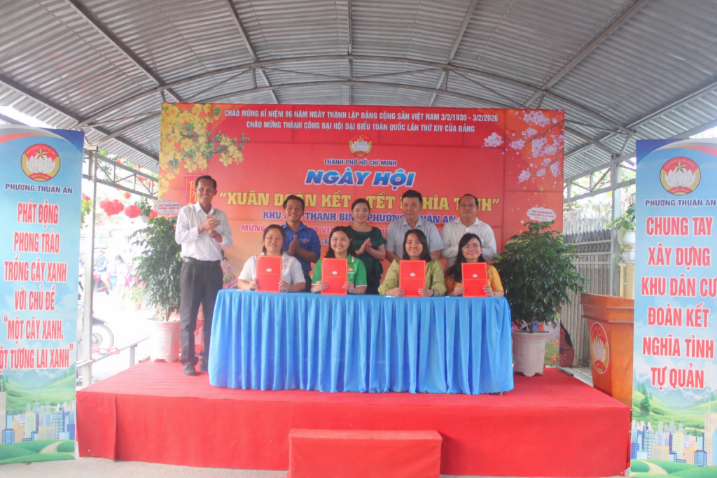 Ủy ban MTTQ Việt Nam phường Thuận An phát động các khu phố trên địa bàn đăng ký xây dựng khu dân cư đoàn kết, nghĩa tình, tự quản. Ủy ban MTTQ Việt Nam phường Thuận An phát động các khu phố trên địa bàn đăng ký xây dựng khu dân cư đoàn kết, nghĩa tình, tự quản.