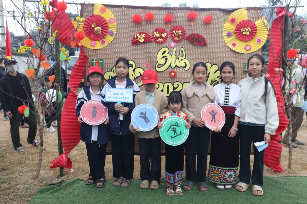 Các em nhỏ được