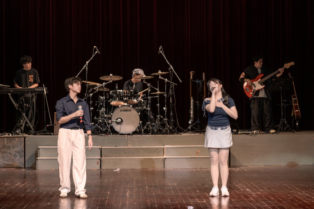 Bất ngờ màn trình diễn nghệ thuật đặc sắc của học sinh Trường THPT Đoàn Thị Điểm