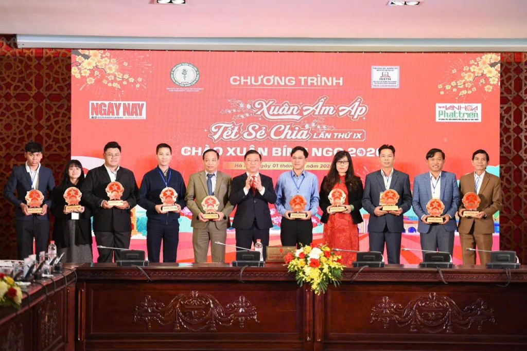 Nỗ lực huy động sức mạnh cộng đồng chăm lo Tết cho người nghèo Nỗ lực huy động sức mạnh cộng đồng chăm lo Tết cho người nghèo