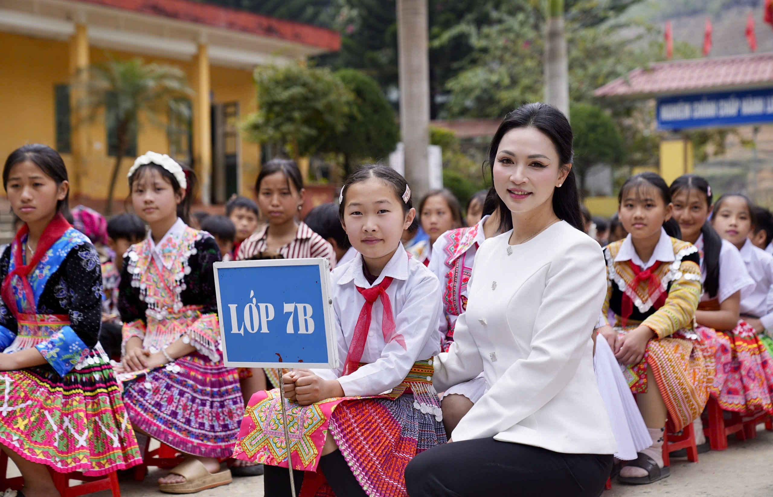 "Chắp cánh ước mơ cho em" sưởi ấm học sinh vùng cao