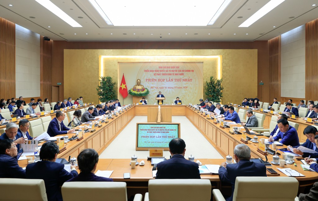 Thủ tướng lưu ý cần rà soát kỹ các định hướng chính sách tại Nghị quyết 79 để đề xuất các cơ chế, chính sách đặc thù, đặc biệt, khác với quy định của luật hiện hành hoặc chưa có quy định của pháp luật để đưa vào dự thảo Nghị quyết của Quốc hội - Ảnh: VGP/Nhật Bắc