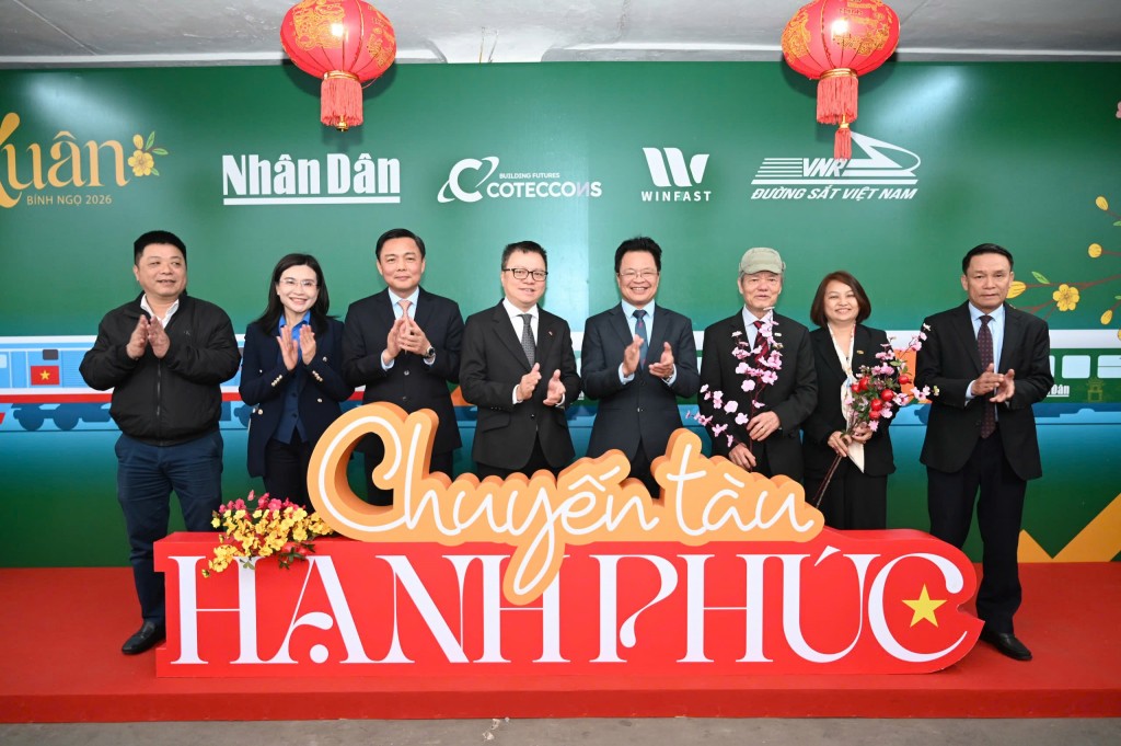 Các đại biểu tham dự lễ ra mắt “Chuyến tàu Hạnh phúc” lan tỏa giá trị nhân văn, kết nối niềm tin