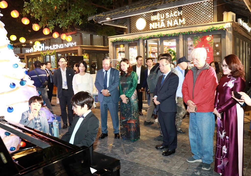 Nâng tầm văn hóa Hà Nội để rồng bay cao hơn trong kỷ nguyên mới