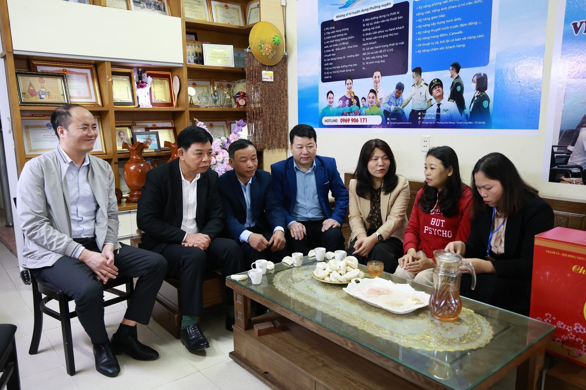 Thăm, tặng quà gia đình chính sách dịp Tết Nguyên đán Thăm, tặng quà gia đình chính sách dịp Tết Nguyên đán