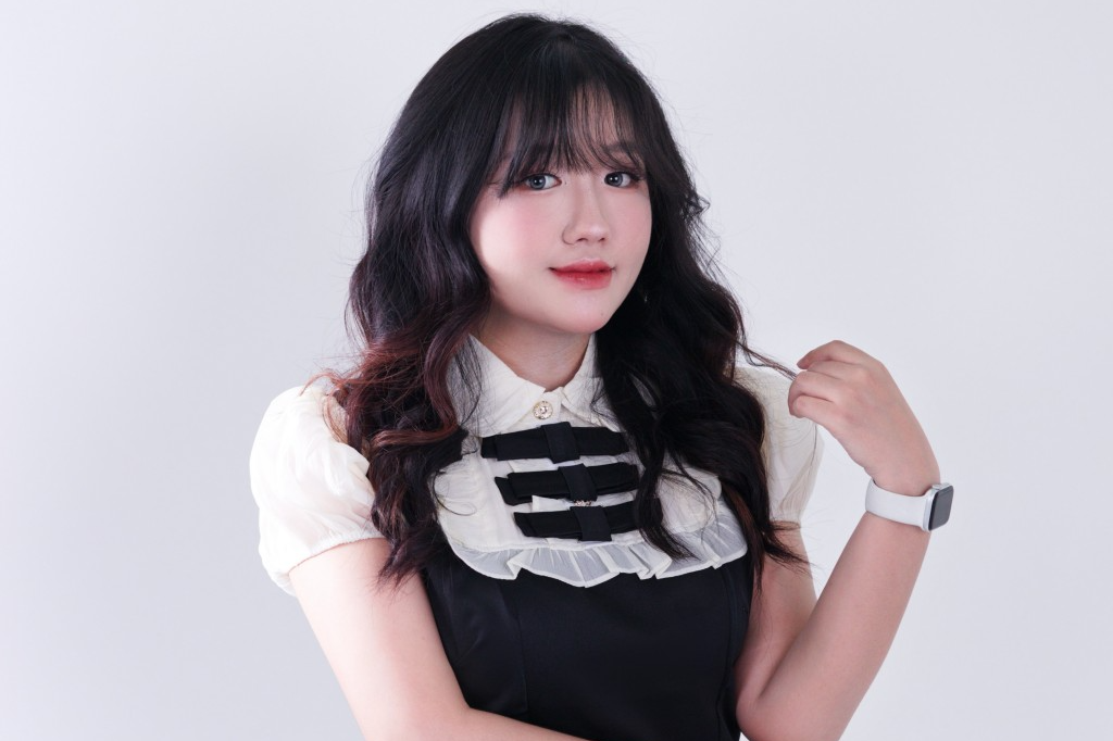 Đảng viên trẻ Nguyễn Thị Khuyên 