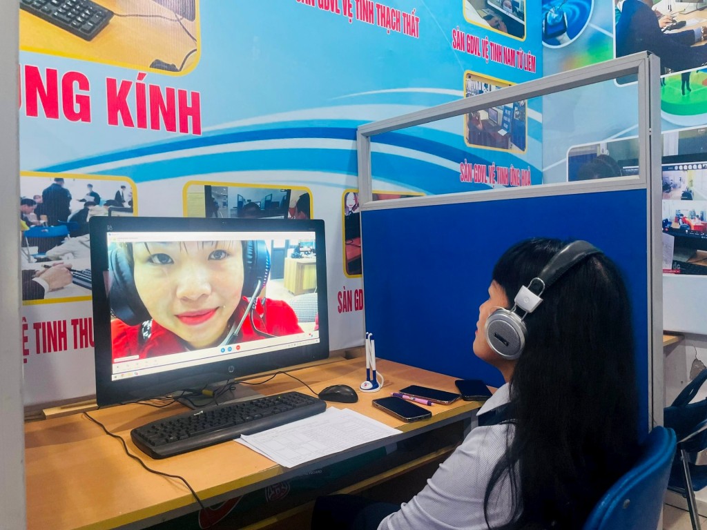 Bức tranh việc làm ngày càng rực rỡ sắc màu