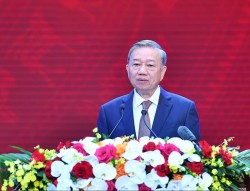 Vững bước dưới cờ Đảng