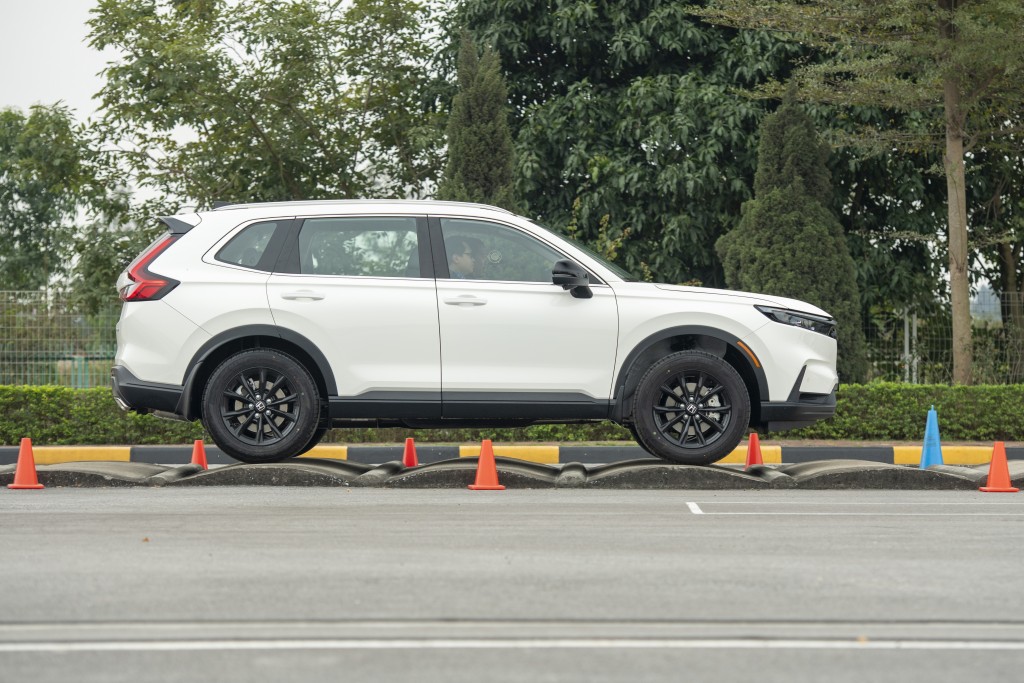 Honda CR-V e:HEV thế hệ thứ 6 nâng cấp: Định thế tiên phong trong phân khúc C-SUV Hybrid