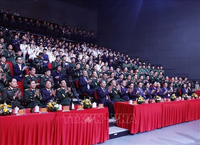 Tổng Bí thư Tô Lâm, Bí thư Quân ủy Trung ương, các đồng chí lãnh đạo và các đại biểu tham dự. Ảnh: Thống Nhất/TTXVN