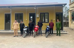 Cao Bằng: Xử lý nhóm thanh thiếu niên điều khiển xe mô tô “bốc đầu”, lạng lách trên đường