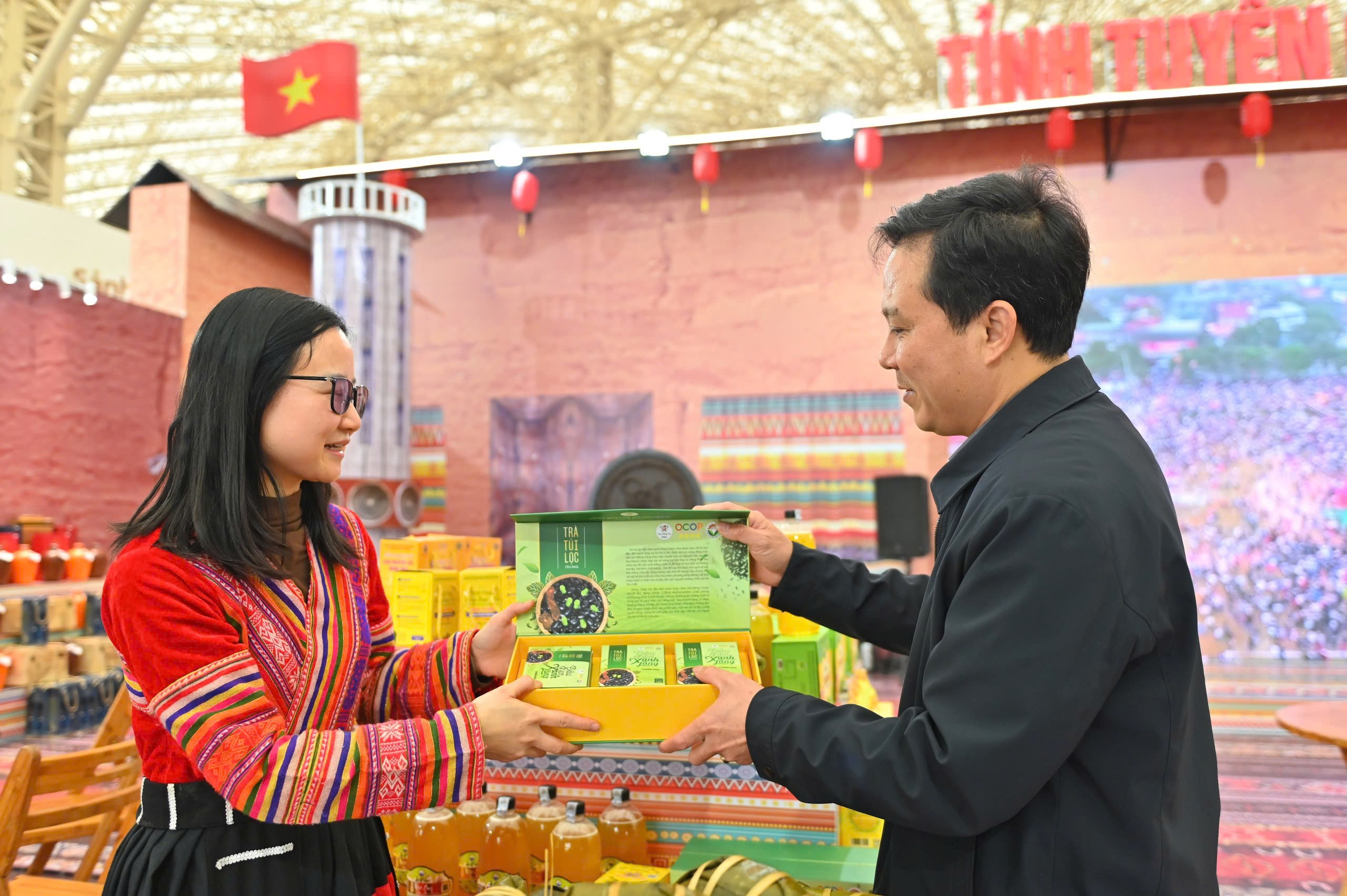 Rộn ràng các hoạt động văn hóa, thương mại đặc sắc Rộn ràng các hoạt động văn hóa, thương mại đặc sắc