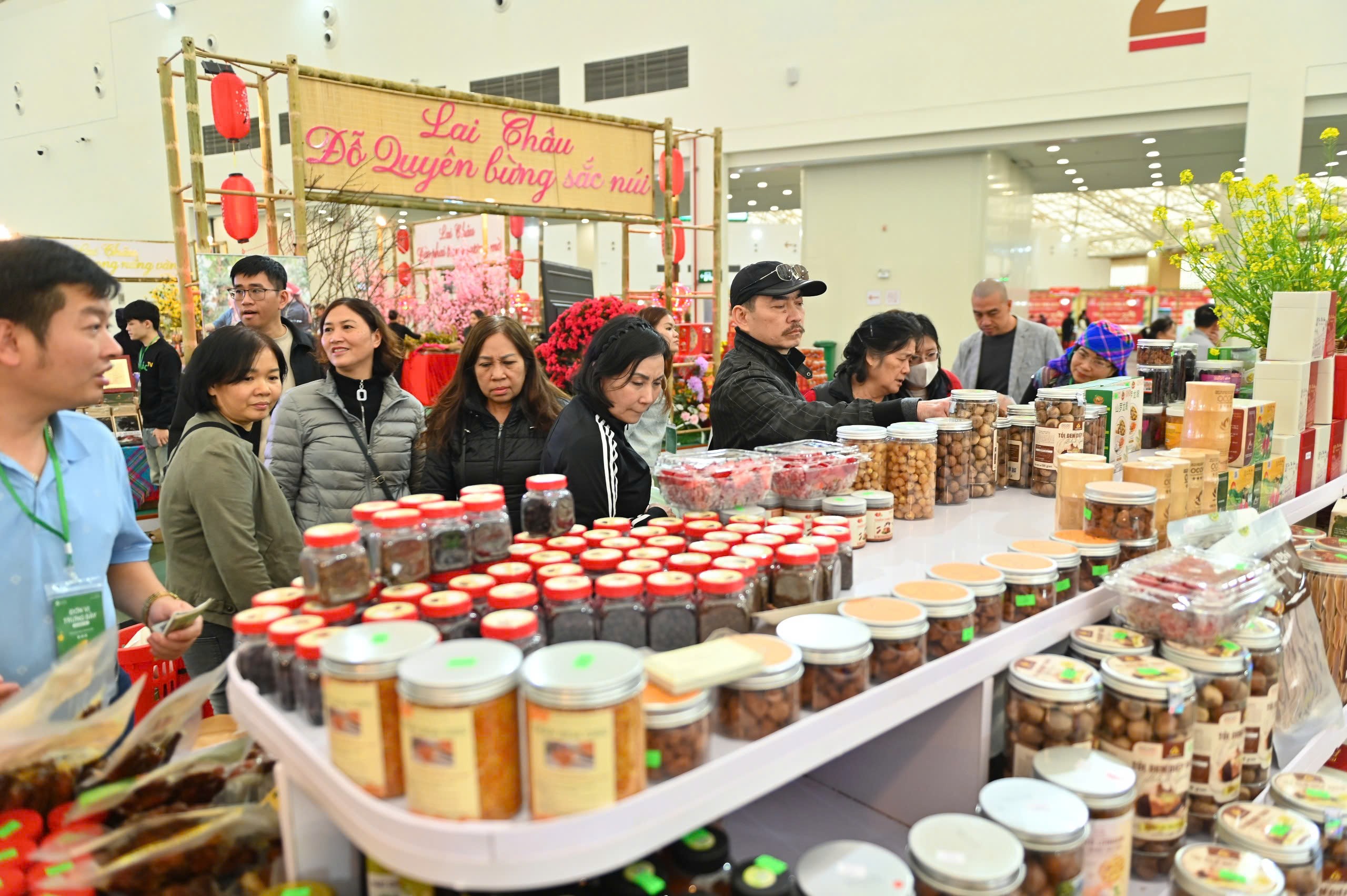 Rộn ràng các hoạt động văn hóa, thương mại đặc sắc Rộn ràng các hoạt động văn hóa, thương mại đặc sắc